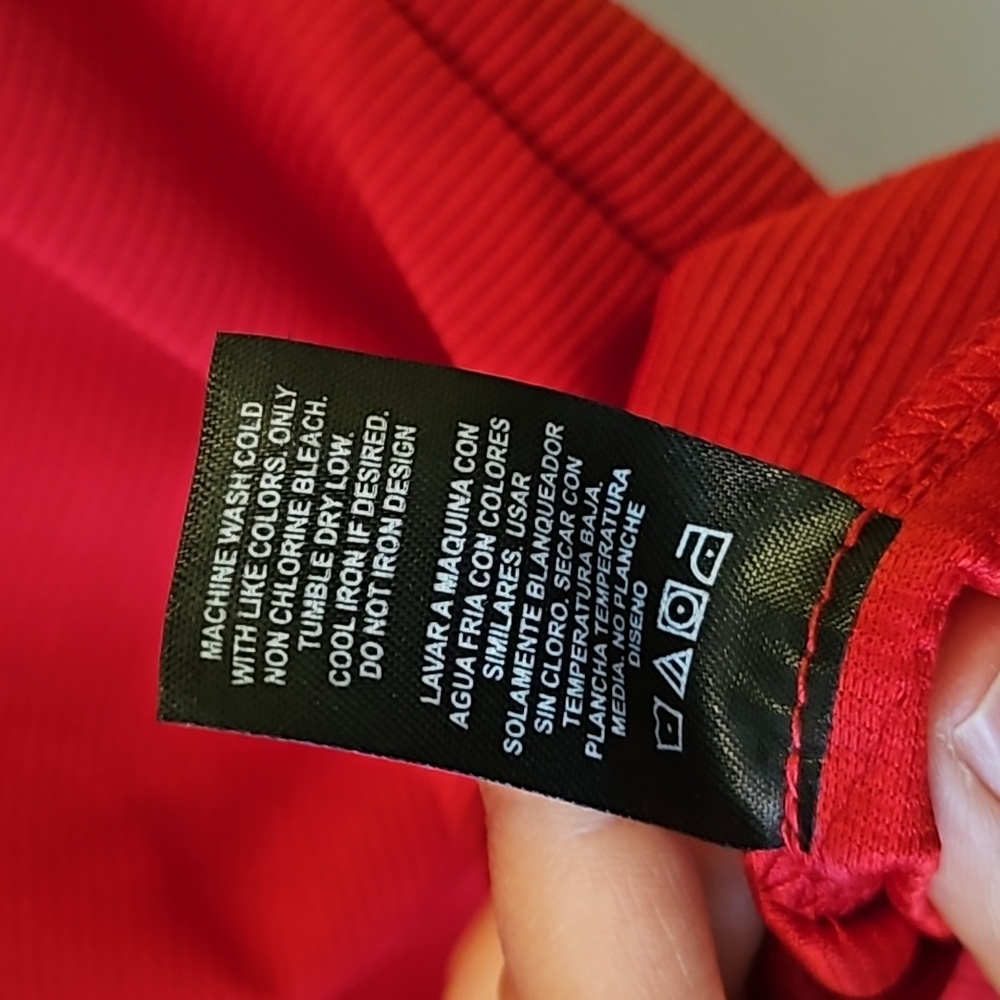 Red Textured Collared Polo Shirt - Picture 10 of 10